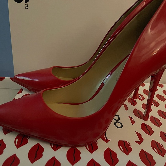 NWT Aldo Stessy K heels - limited edition red high heels with lip bottom. - Picture 1 of 9